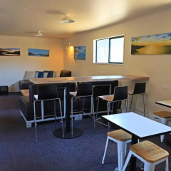 Lakes Edge Holiday Park thumbnail 12