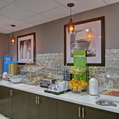 Hampton Inn & Suites Parkersburg Downtown thumbnail 10