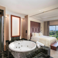 Cratos Premium Hotel & Casino 4