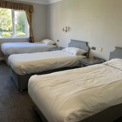 The Pear Tree Inn & Country Hotel thumbnail 2