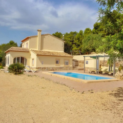 Estrelizia - pretty holiday property with garden and private pool in Calpe thumbnail 11