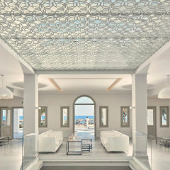 Aqua Blue Hotel thumbnail 2