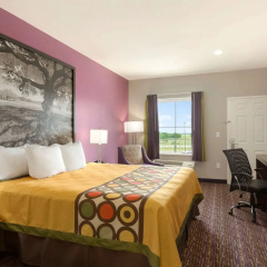 Super 8 by Wyndham Carrizo Springs thumbnail 3