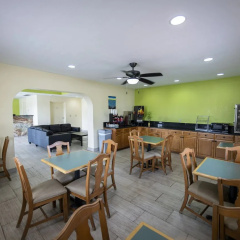 Ocean Breeze Inn thumbnail 20