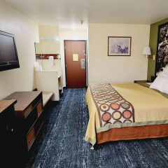 Super 8 by Wyndham Rawlins thumbnail 2