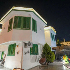 Yeşil Panjurlu Villa Otel - Bild 1
