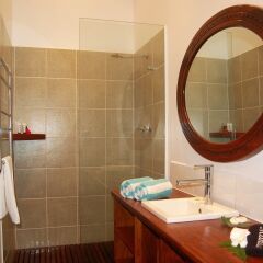 Barrier Beach Resort in Saraotou, Vanuatu from 414$, photos, reviews - zenhotels.com bathroom photo 3