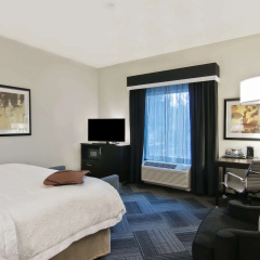 Hampton Inn & Suites Bellevue Downtown-Seattle thumbnail 4