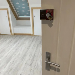 Appletree Court House thumbnail 12