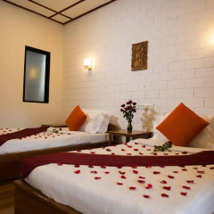 Teak Wood Hotel thumbnail 46