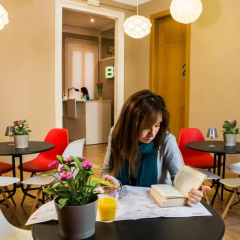 Born Barcelona Hostel thumbnail 18