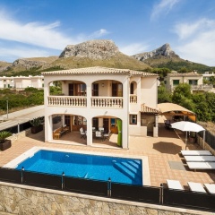 Villa With Pool and sea Views - Bild 14
