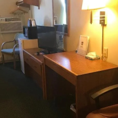 Rodeway Inn thumbnail 1