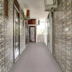 OYO Flagship 79099 Hotel Blue Sapphire Canal Road photo 2
