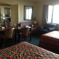 Suwannee Gables Motel and Marina thumbnail 1