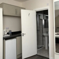 Guest House London thumbnail 2