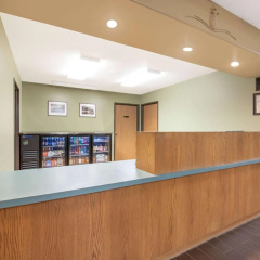 Four Seasons Inn thumbnail 12