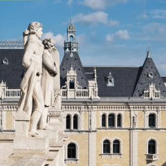 W Budapest - Bild 1