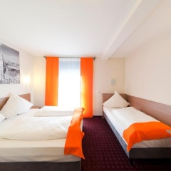 McDreams Hotel Wuppertal City - Bild 1