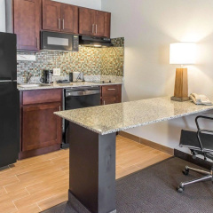 MainStay Suites Pittsburgh Airport thumbnail 18