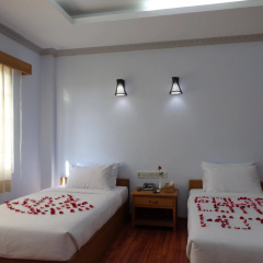 Golden Lotus Inle Hotel