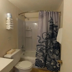 Smuggler's Cove Inn thumbnail 10