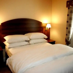 The Railway Tavern Hotel thumbnail 2