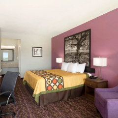 Super 8 by Wyndham Carrizo Springs thumbnail 5