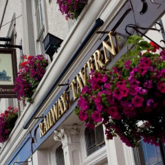 The Railway Tavern Hotel thumbnail 1
