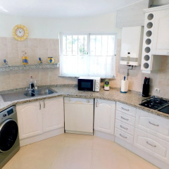 Marbella Views Jacuzzi Cinema Bbq Pool Condo Wifi thumbnail 19