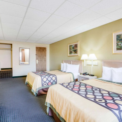 Super 8 by Wyndham Port Clinton thumbnail 3