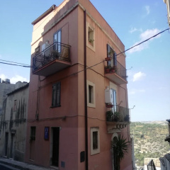 Finestre Su Ibla