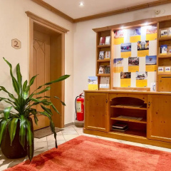 Apartment Pale thumbnail 1
