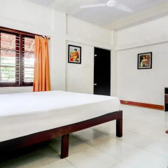 Shirleys Beach Hotel thumbnail 24