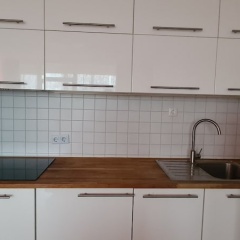 Features of Good And Night - Bild 4