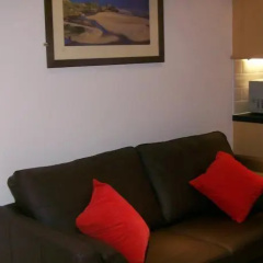 Gower Accommodation thumbnail 6