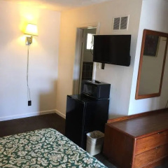 Woodridge Motel thumbnail 28