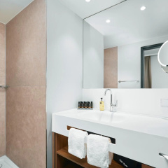 Leonardo Royal Hotel Munich Bavaria Towers - Bild 17