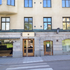 listing card gallery