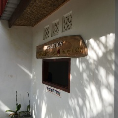 Warna Beach Hotel - Bild 1