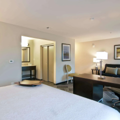 Hampton Inn & Suites Bellevue Downtown-Seattle thumbnail 5