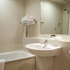 Red Lion Hotel, Hillingdon thumbnail 8