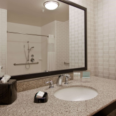 Hampton Inn & Suites Bellevue Downtown-Seattle thumbnail 10