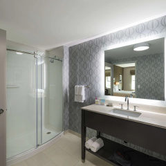Hampton Inn & Suites Portsmouth Downtown thumbnail 10