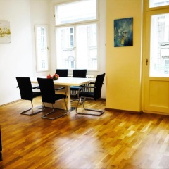 Old Town Square Superior Apartments - Valentin - Bild 1
