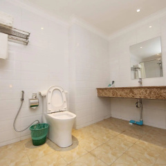 Sunny Holiday Hotel thumbnail 24