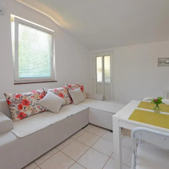 Apartments Tena thumbnail 6