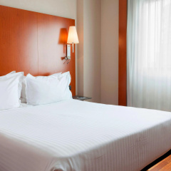 AC Hotel Sevilla Fórum by Marriott - Bild 2