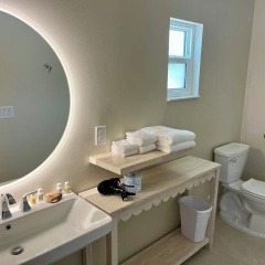 Sunshine Island Inn thumbnail 7