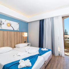 Sunny Days Hotel thumbnail 3